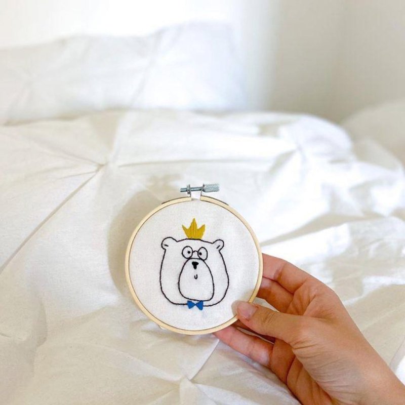 Kit Broderie Sa Majesté L’Ours